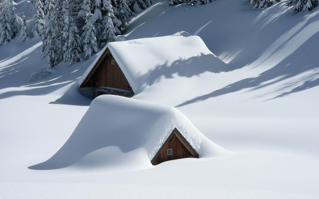 The Do’s and Don’ts of Winterizing Your Hot Tub (or Swim Spa)